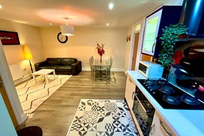 2 Bedroom Flat To Rent In Tudor Street Cardiff, CF11