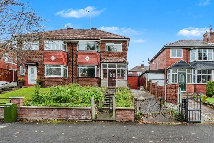 3 Bedroom Semi Detached House For Sale In Greenside Lane, Droylsden, Manchester, M43