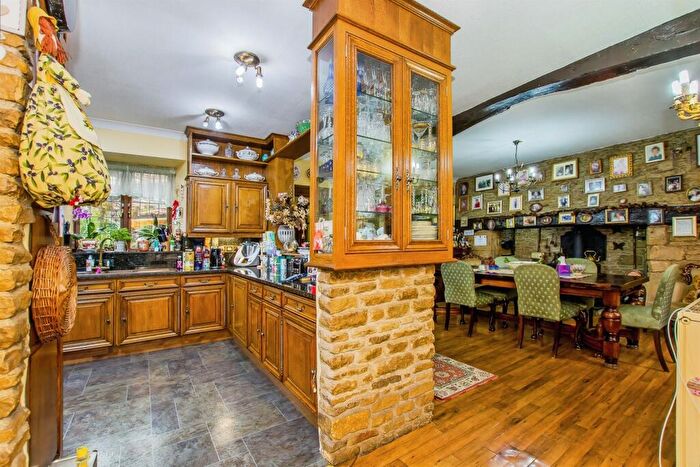 4 Bedroom Detached House For Sale In Thorpe Road, Peterborough, PE3