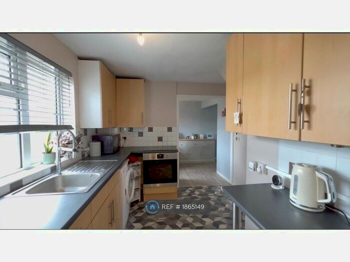 3 Bedroom Terraced House To Rent In Lonsdale Road, Stevenage, SG1