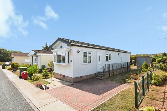 2 Bedroom Detached House For Sale In East Avenue, Althorne, Chelmsford, Essex, CM3