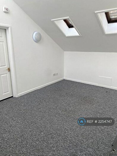 2 Bedroom Flat To Rent In West Hill Road, Bournemouth, BH2