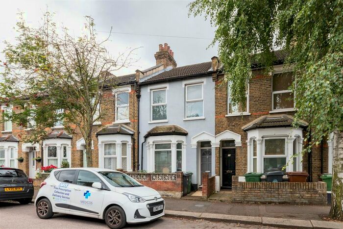 2 Bedroom Property To Rent In Poplars Road, London, E17