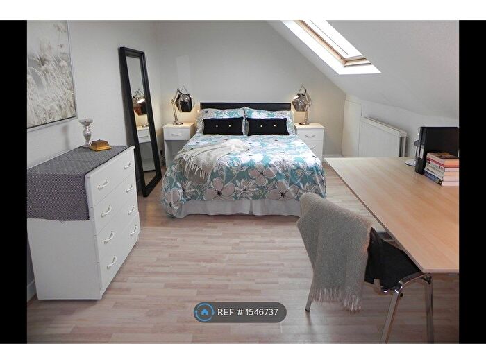 2 Bedroom Flat To Rent In Louis Street, Hull, HU3