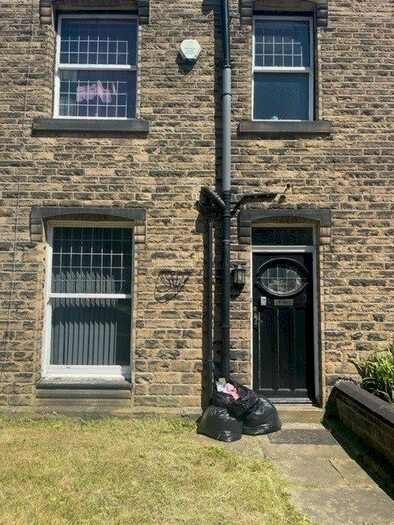 3 Bedroom Terraced House To Rent In Armitage Road, Birkby, Huddersfield, HD2