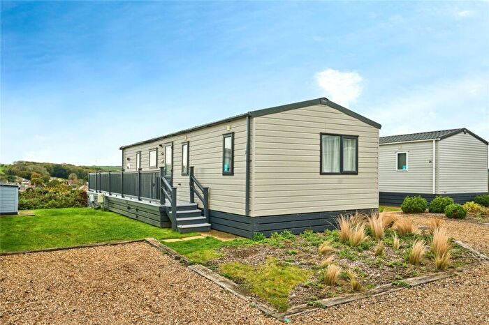 3 Bedroom Park Home For Sale In Main Road, Ventnor, Isle Of Wight, PO38