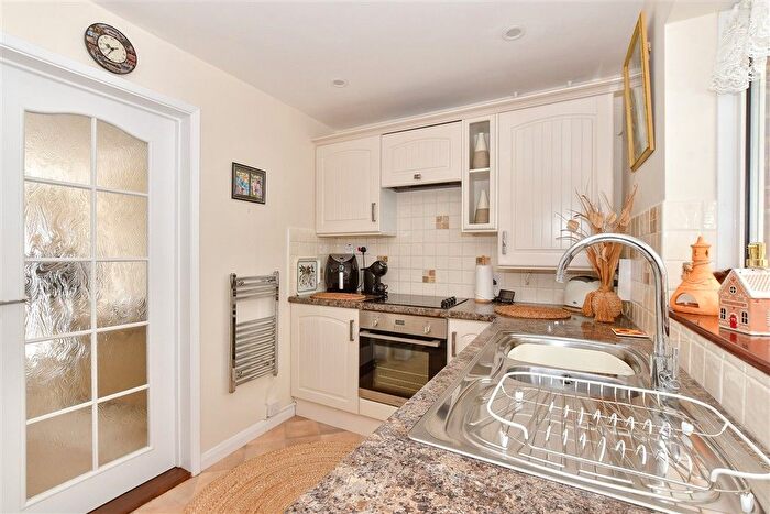 2 Bedroom Detached Bungalow For Sale In Blackpan Close, Sandown, Isle Of Wight, PO36