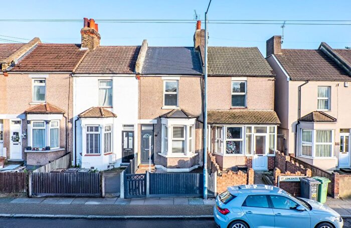 3 Bedroom Terraced House For Sale In St. Vincents Road, Dartford, DA1