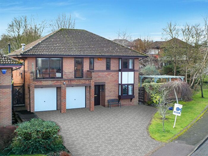 5 Bedroom Detached House For Sale In Gatcombe, Great Holm, Milton Keynes, MK8