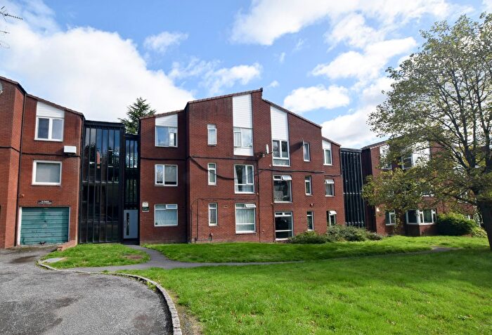 2 Bedroom Flat For Sale In Delbury Court, Deercote, Hollinswood, Telford, TF3