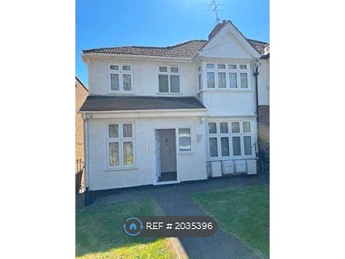 2 Bedroom Flat To Rent In Harrow Weald, Harrow, HA3