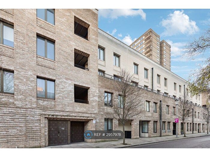 2 Bedroom Flat To Rent In Shalfleet Drive, London, W10