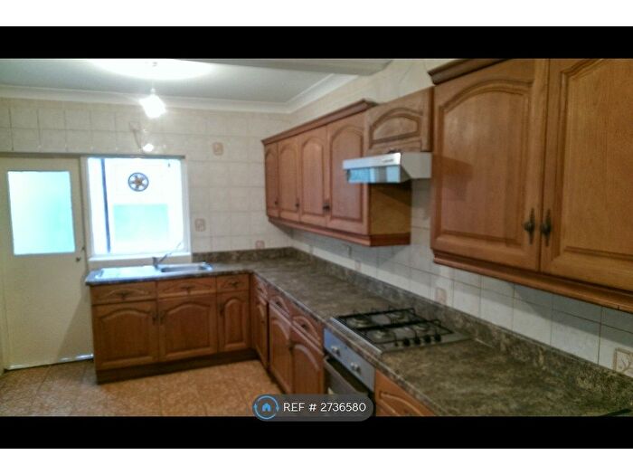 4 Bedroom Terraced House To Rent In Heigham Road, London, E6