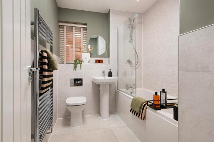 2 Bedroom Semi-Detached House For Sale In Abingdon Upon Thames, OX14