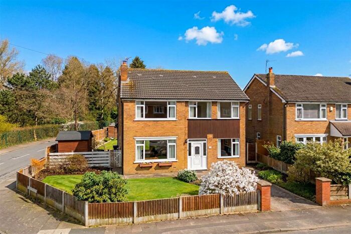 4 Bedroom Detached House For Sale In Woodhouse Lane, Sale, M33