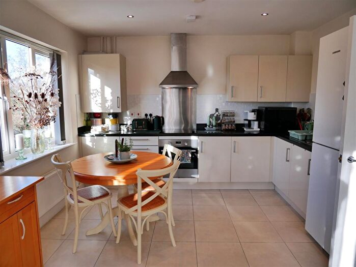 2 Bedroom Flat For Sale In Station Road, Calne, SN11