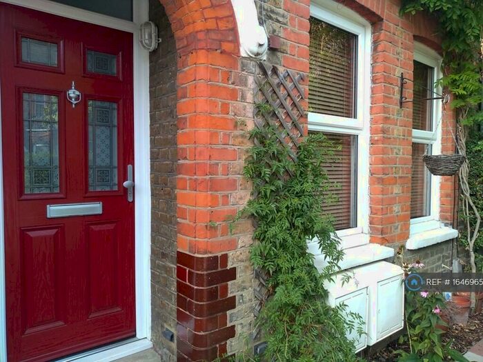 2 Bedroom Flat To Rent In Walthamstow, London, E17