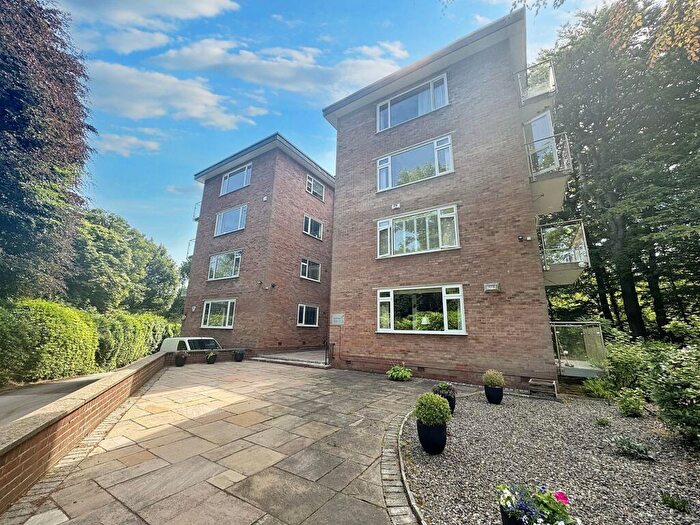 3 Bedroom Apartment For Sale In Chatsworth Road, Worsley, M28