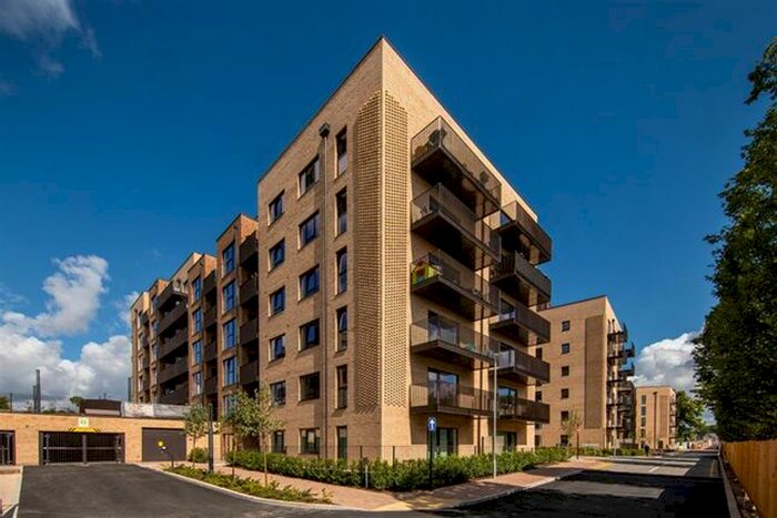 1 Bedroom Flat To Rent In Hornchurch Road, Uxbridge, UB10