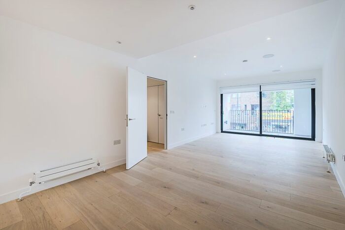 2 Bedroom Flat To Rent In Muswell Hill, London, N10