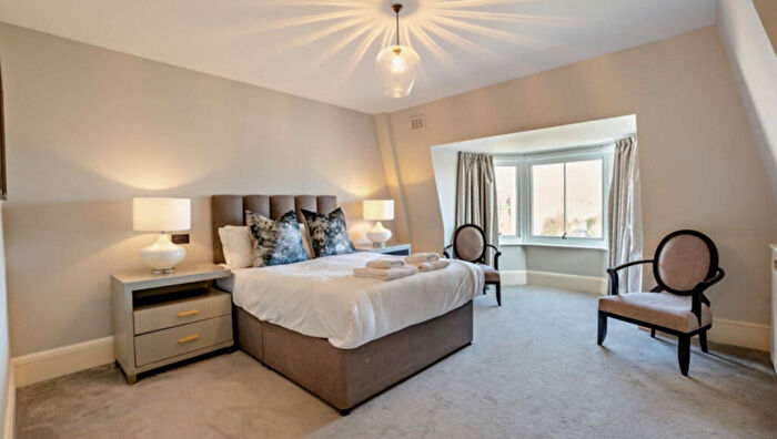 4 Bedroom Penthouse To Rent In Strathmore Court, Park Road, NW8