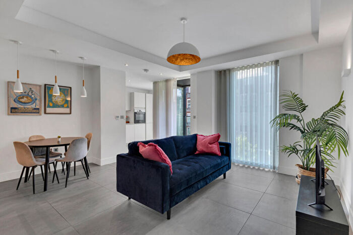 2 Bedroom Apartment For Sale In Cliff Villas, Camden, NW1