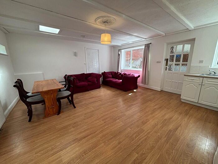 1 Bedroom Apartment To Rent In Shaftesbury Avenue, SO17