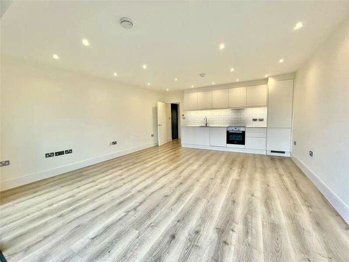 2 Bedroom Property For Sale In Brownlow Road, Bounds Green, London N11