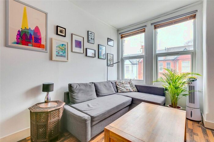 2 Bedroom Flat To Rent In Berrymead Gardens, London, W3