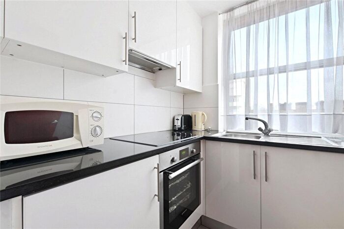 1 Bedroom Flat To Rent In Kensington Church Street, Kensington, W8