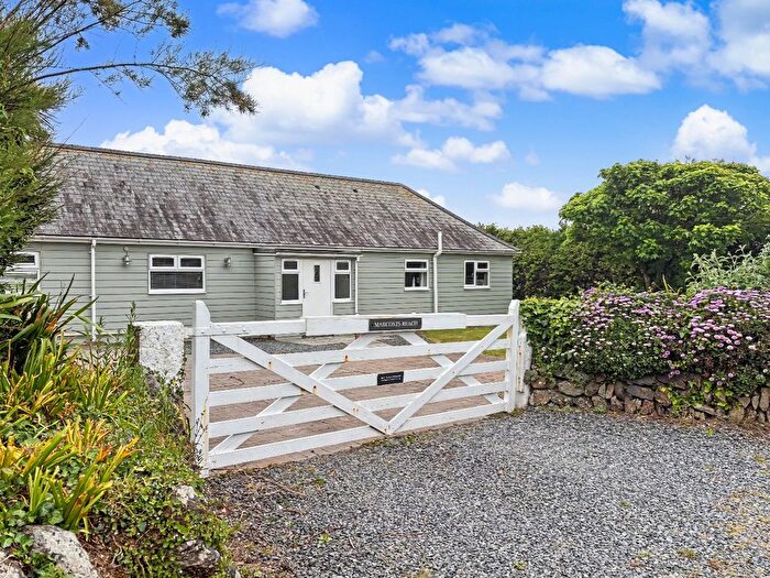 3 Bedroom Bungalow For Sale In Mullion, Immaculate Bungalow, TR12