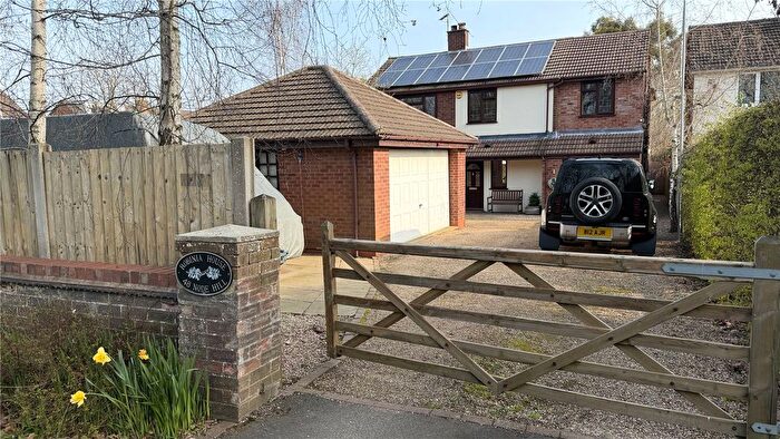 4 Bedroom Detached House For Sale In Node Hill, Studley, Warwickshire, B80