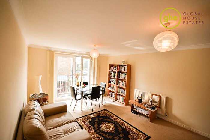 2 Bedroom Flat To Rent In Cadnam Lodge, Isle Of Dogs, London, E14
