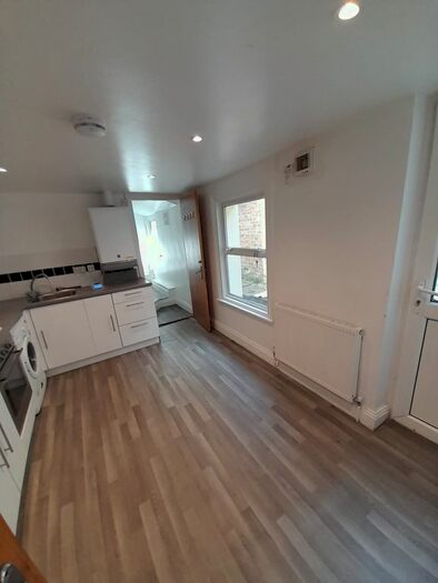 4 Bedroom Terraced House To Rent In Plumstead Common Road, London, SE18