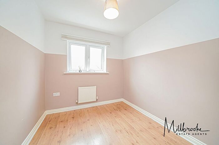 2 Bedroom Flat For Sale In Everside Close, Worsley, M28