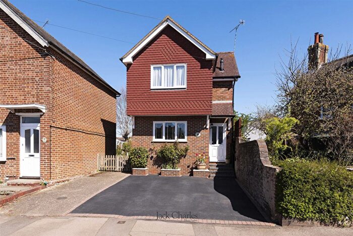 2 Bedroom Detached House For Sale In Old Road, East Peckham, Tonbridge, TN12