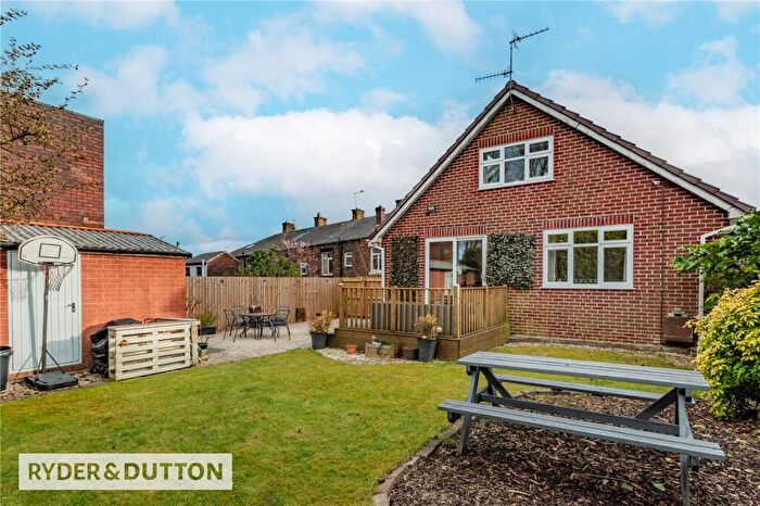 4 Bedroom Detached House For Sale In Rochdale Road, High Crompton, Shaw, Oldham, OL2