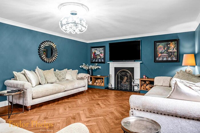 4 Bedroom Detached House For Sale In Great Oak Court, Hunsdon, SG12