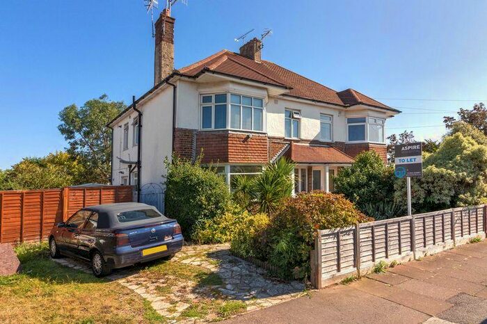 1 Bedroom Ground Flat To Rent In Loxwood Avenue, Worthing, BN14