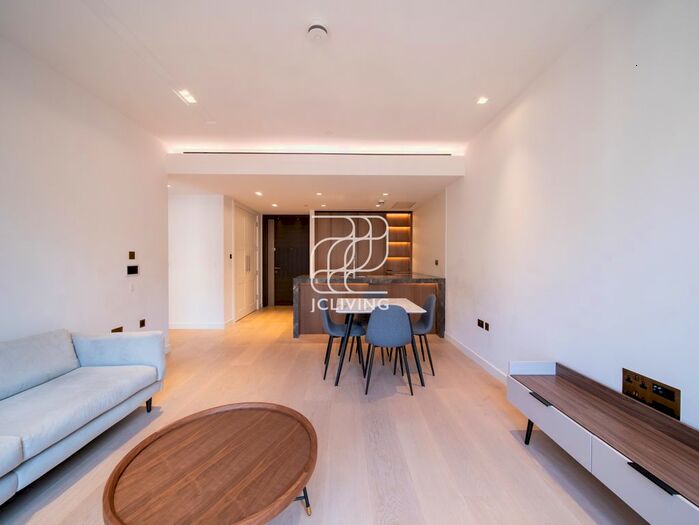 2 Bedroom Flat To Rent In Lincoln Square, Portugal Street, WC2A