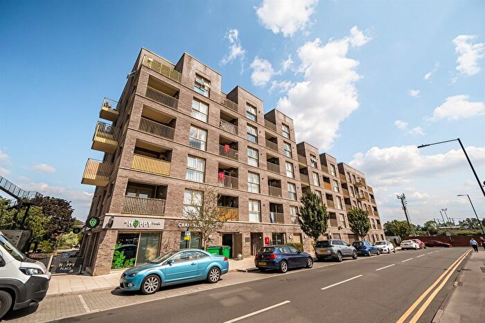 2 Bedroom Flat For Sale In Park Street, Maidenhead, SL6