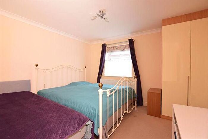 3 Bedroom Semi-Detached House To Rent In Shirley Close, Dartford, DA1