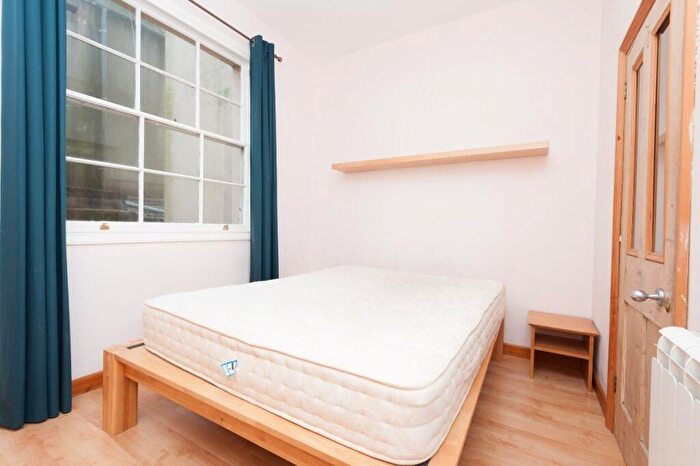 1 Bedroom Flat For Sale In Bedford Square, Brighton, East Sussex, BN1