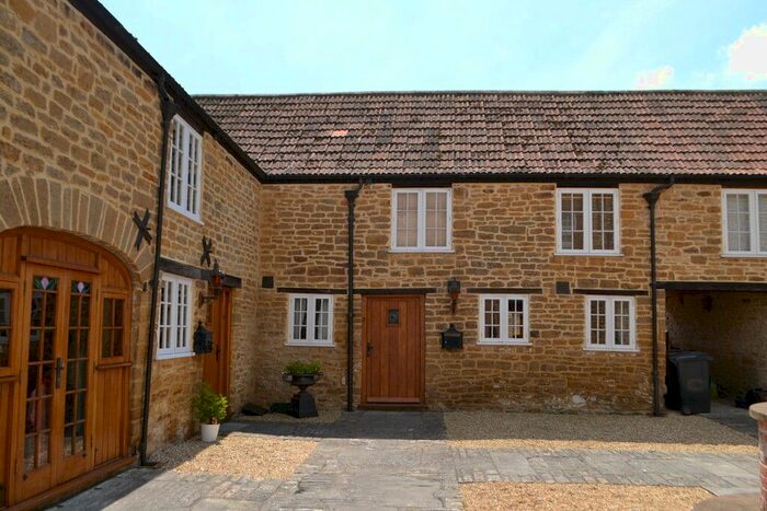2 Bedroom Cottage To Rent In Coat Road, Martock, TA12