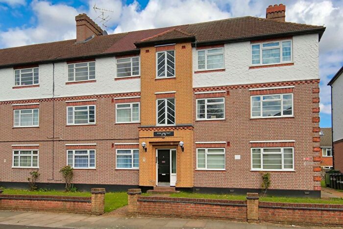 2 Bedroom Flat To Rent In Churchview Road, Twickenham, TW2