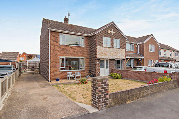 3 Bedroom Semi-Detached House For Sale In Mayfield Crescent, Askern, Doncaster, DN6