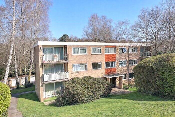 3 Bedroom Flat For Sale In The Parkway, Southampton, SO16