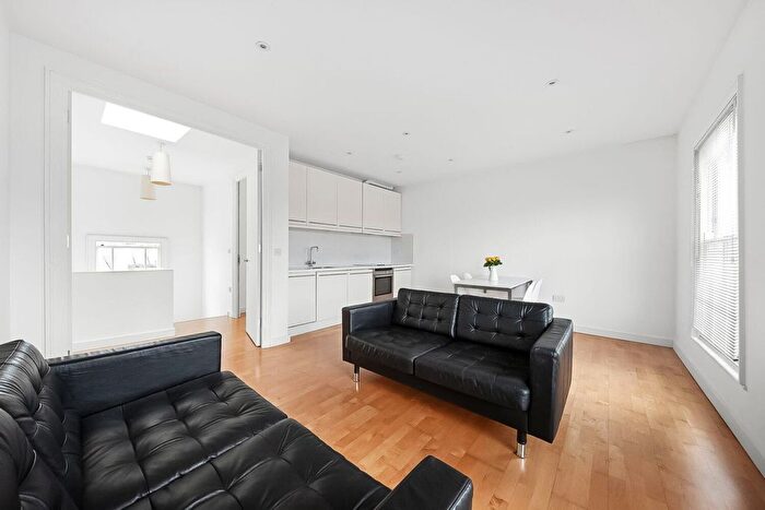 2 Bedroom Flat For Sale In Shakespeare Road, Herne Hill, SE24