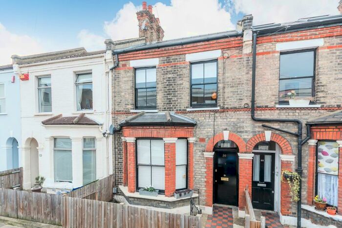 2 Bedroom Flat To Rent In Ulverscroft Road London, SE22