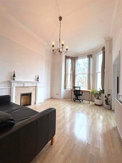 2 Bedroom Flat To Rent In Warwick Avenue, London, W9